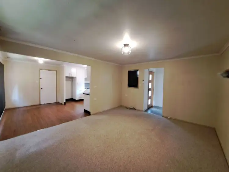 Fifth view of Homely house listing, 5 Acacia Place, West Albury NSW 2640