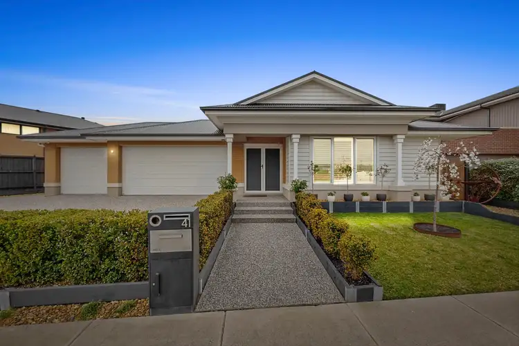 41 Yeungroon Boulevard, Clyde North VIC 3978