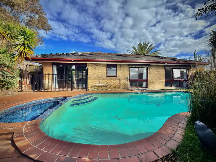 16 Parkhill Drive, Ashwood VIC 3147