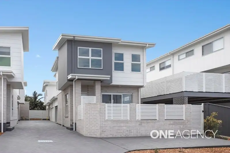 Main view of Homely townhouse listing, 1/6 Addison Avenue, Lake Illawarra NSW 2528