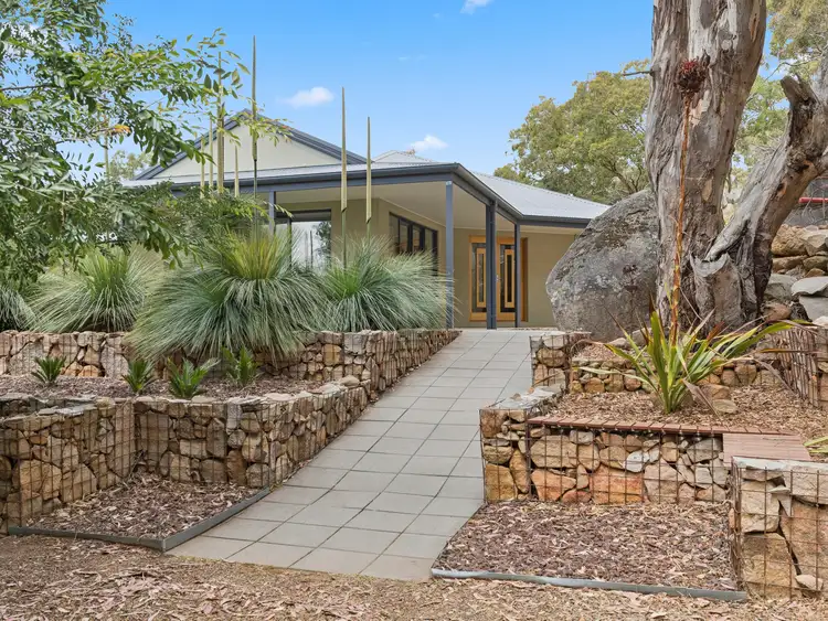 10 Tuan Lane, Longwood VIC 3665