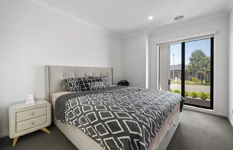 Fifth view of Homely house listing, 9 Brass Loop, Wollert VIC 3750