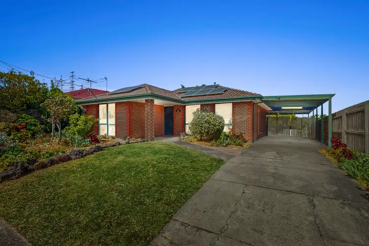 16 Geraldine Drive, Hampton Park VIC 3976