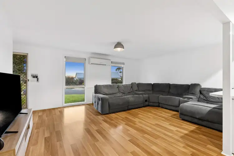 Fifth view of Homely house listing, 2/20-22 Scarlett Grove, Lara VIC 3212