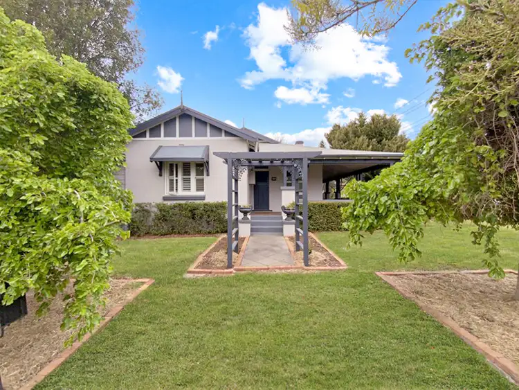 39 Oxford Street, Forbes NSW 2871