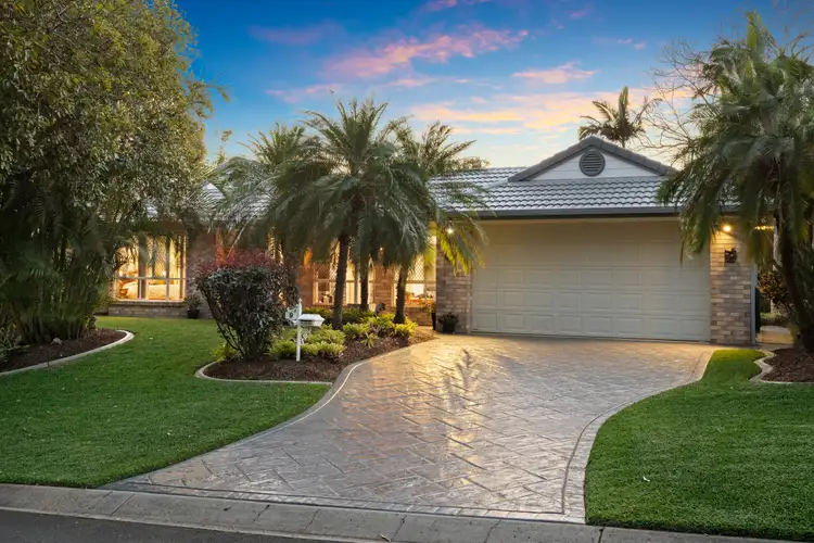 9 Norfolk Street, Forest Lake QLD 4078