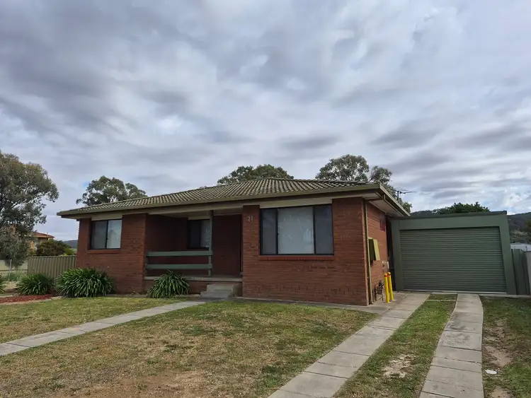 21 MCMASTER AVENUE, Lavington NSW 2641