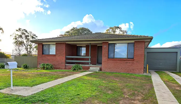 21 MCMASTER AVENUE, Lavington NSW 2641