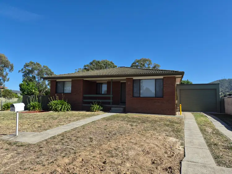 21 MCMASTER AVENUE, Lavington NSW 2641