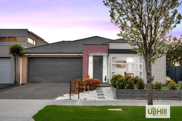 6 Serene Way, Clyde North VIC 3978