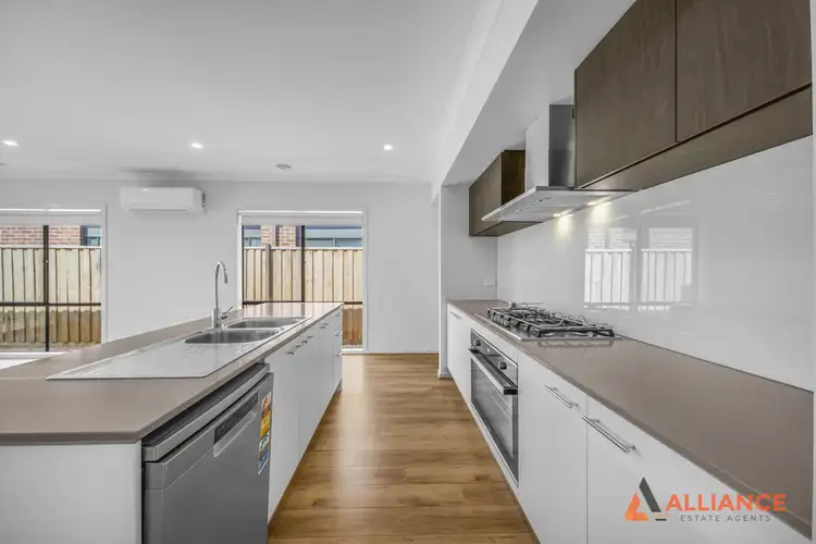 25 Mervyn Way, Mambourin VIC 3024