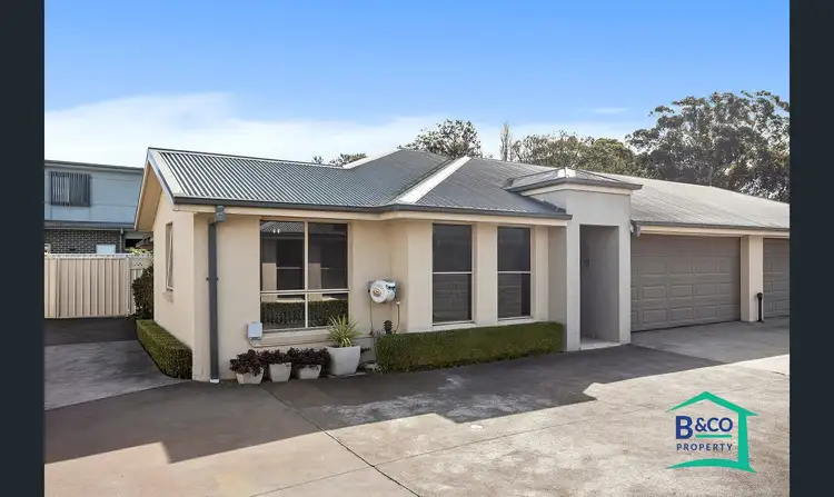 Main view of Homely villa listing, 4/20-22 Greenacre Road, Wollongong NSW 2500