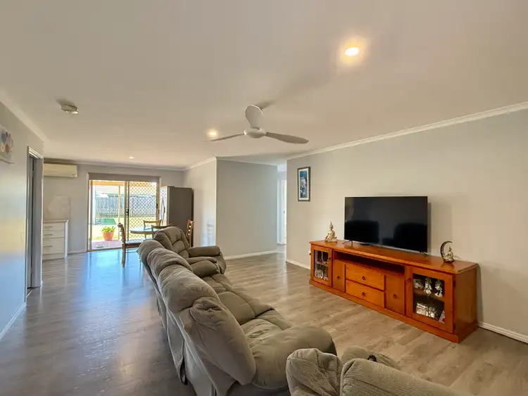 Fourth view of Homely house listing, 7 Sharyn Court, Point Vernon QLD 4655