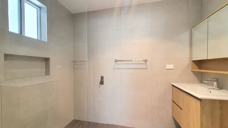 87 Captain Cook Drive