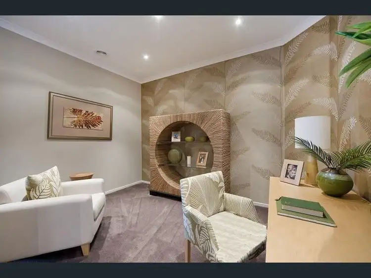 32 Alamanda Boulevard