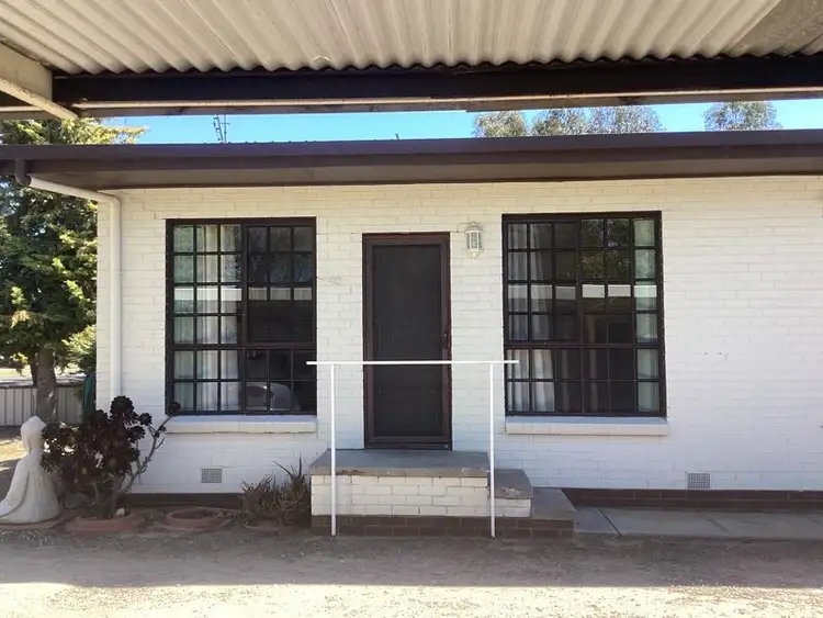 114 Deniliquin Street