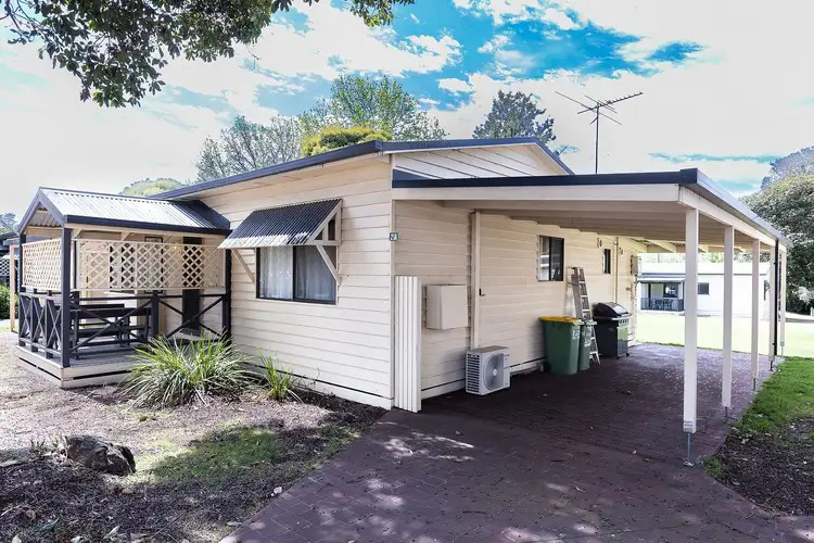 21 Brush Box Street, Lake Hume Village NSW 3691