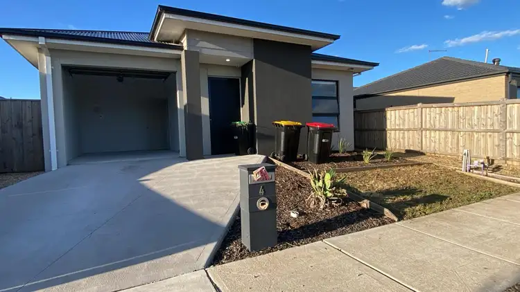 4 BULBINE PLACE, Beveridge VIC 3753