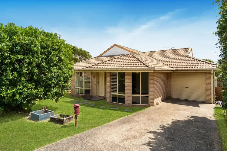 13 Eden Close, Edens Landing QLD 4207