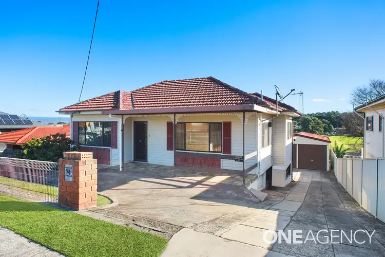 74 Weringa Avenue, Lake Heights NSW 2502