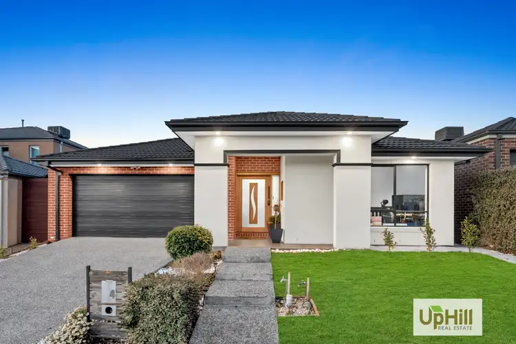 4 Union Street, Clyde North VIC 3978