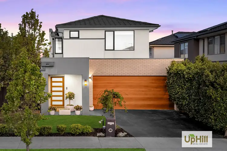 8 Merlot Way, Clyde North VIC 3978