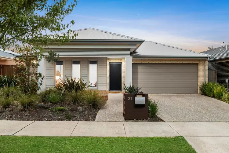 21 Middleton Road, Armstrong Creek VIC 3217
