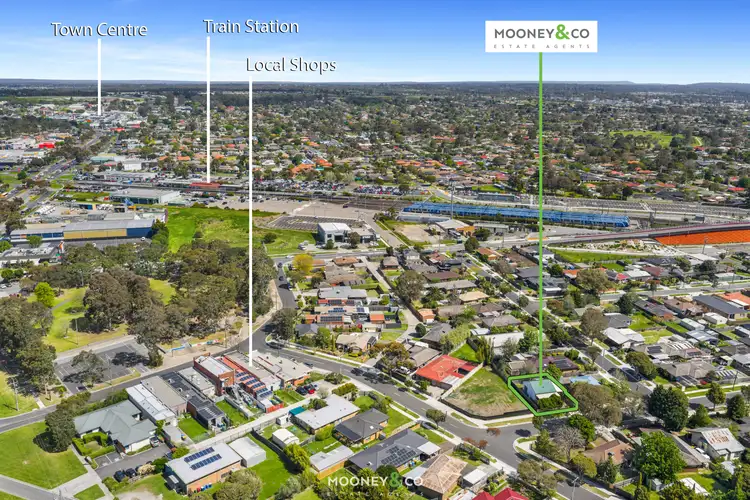2/16 Highview Avenue, Cranbourne VIC 3977