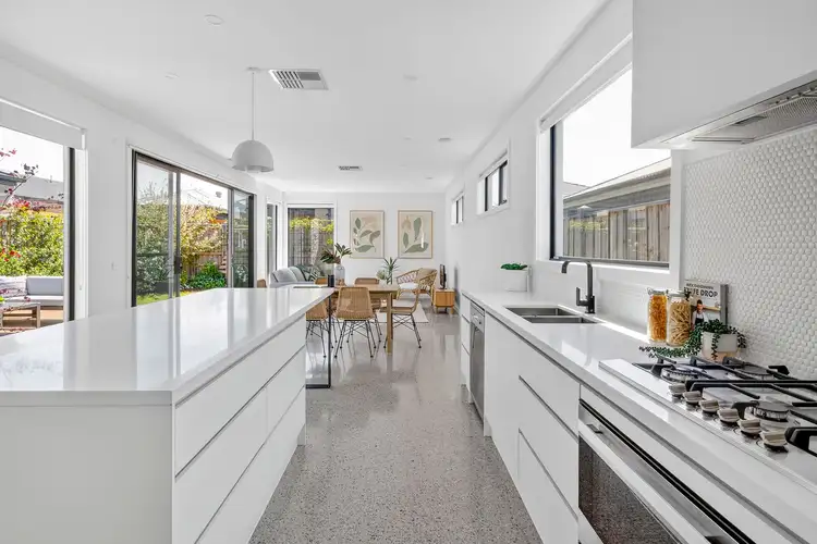 18 Raleigh Circuit, Armstrong Creek VIC 3217