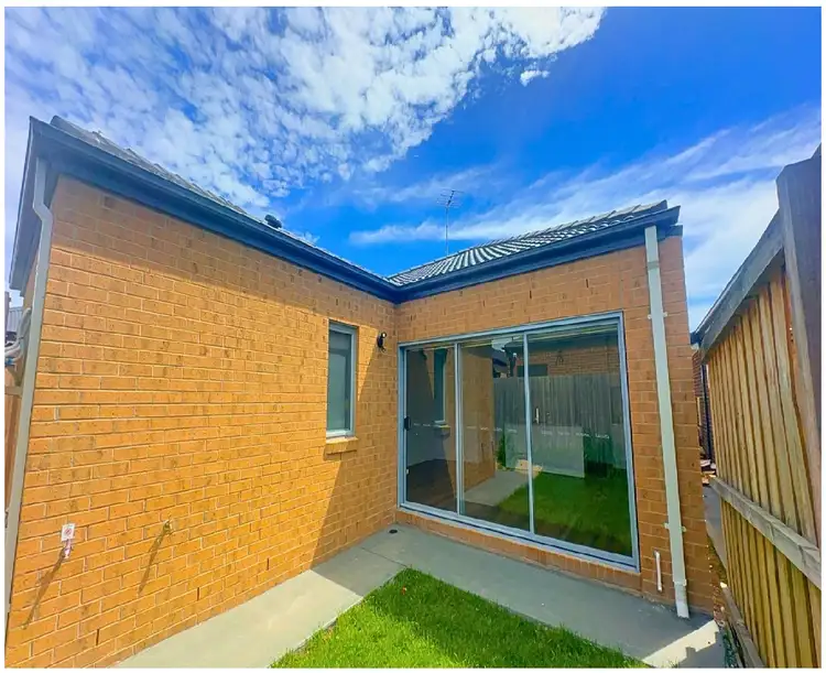 27 Nubeena Crescent, Donnybrook VIC 3064