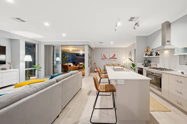 Sixth view of Homely house listing, 8 Claymore Place, Piara Waters WA 6112