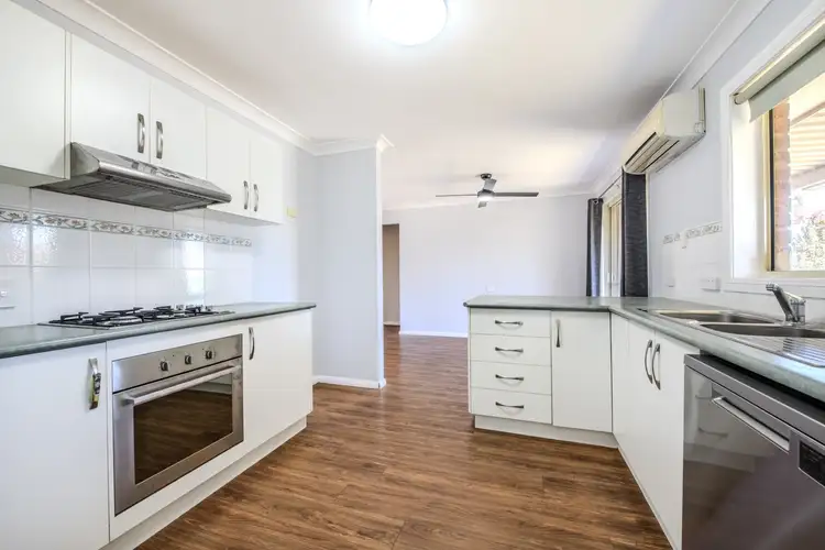 Fifth view of Homely unit listing, 2/15 Bedford Avenue, Dubbo NSW 2830