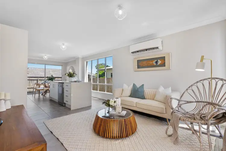 2/107A Colburn Avenue, Victoria Point QLD 4165