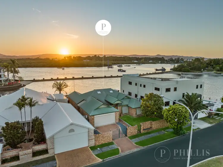 4 Oxley Drive, Paradise Point QLD 4216