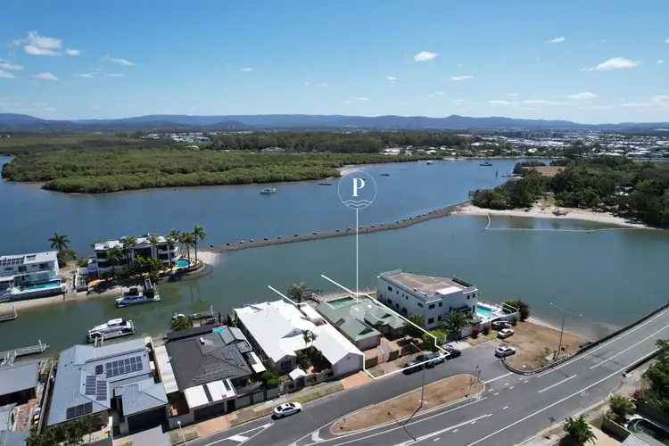 4 Oxley Drive, Paradise Point QLD 4216