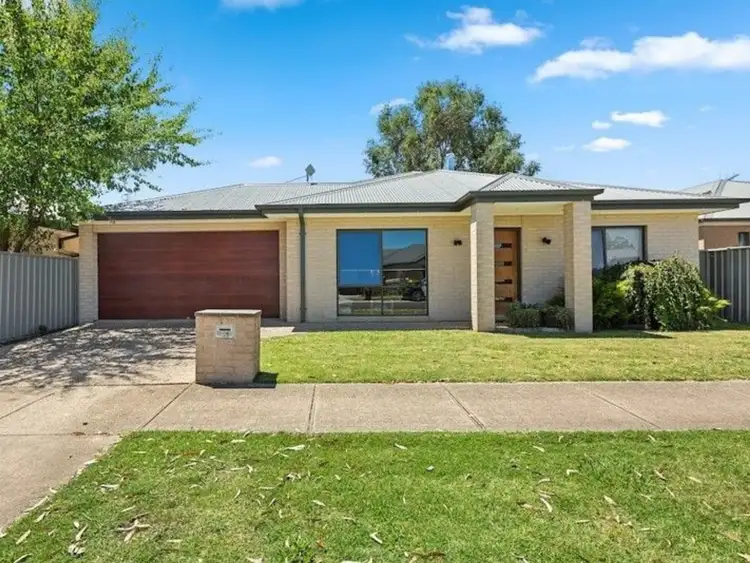 87 Cambridge Drive, Mansfield VIC 3722