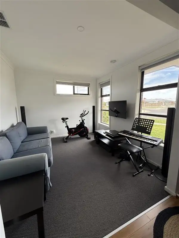 Room 1/2 McCubbin Drive, Mount Duneed VIC 3217