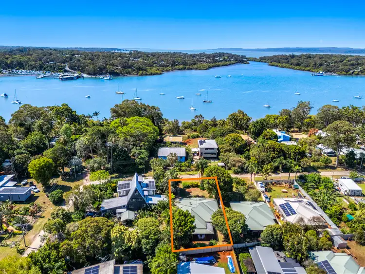 38 Noyes Parade, Karragarra Island QLD 4184