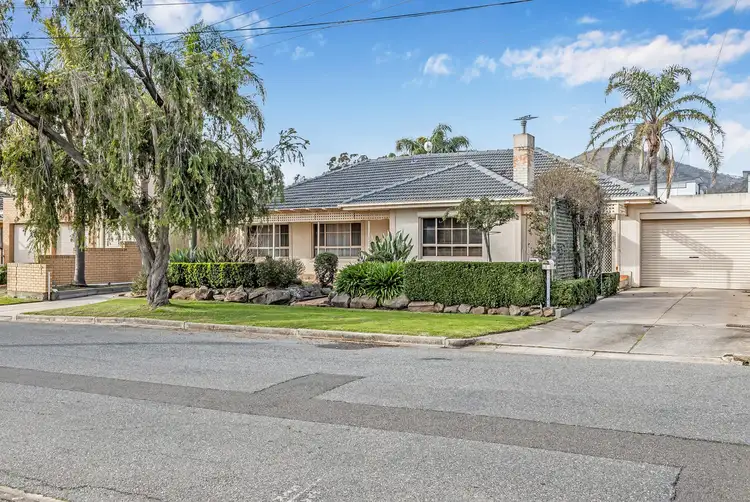 1 Quinn Avenue, Rostrevor SA 5073