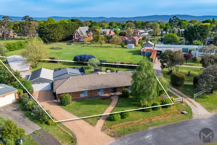 7 Dawson Court, Lancefield VIC 3435