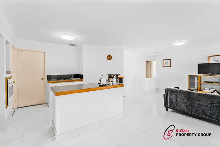 Sixth view of Homely house listing, 2 Quondong Close, Kenwick WA 6107