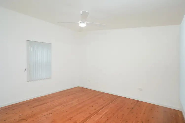 Fifth view of Homely unit listing, 2/104 Waratah Street, Windang NSW 2528
