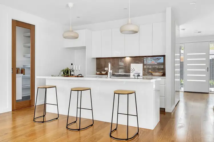 2/19 Fritzlaff Court, Berwick VIC 3806