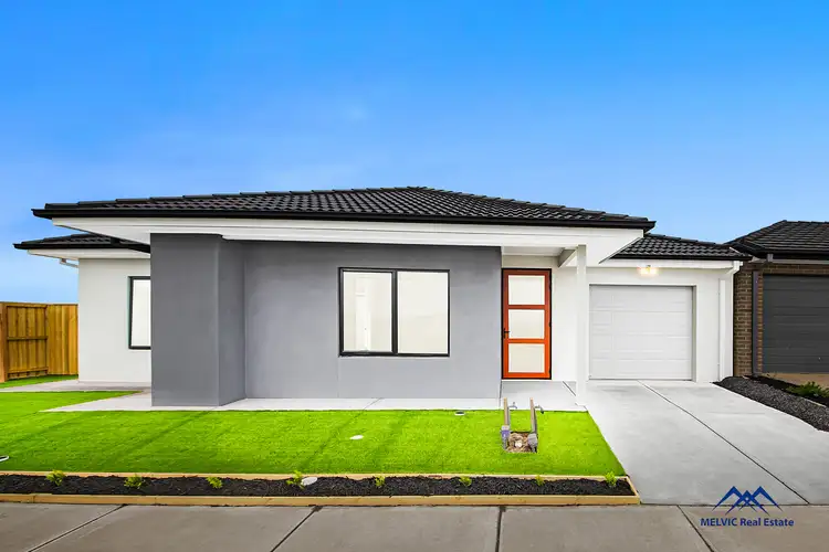22 Kenmore Way, Clyde North VIC 3978