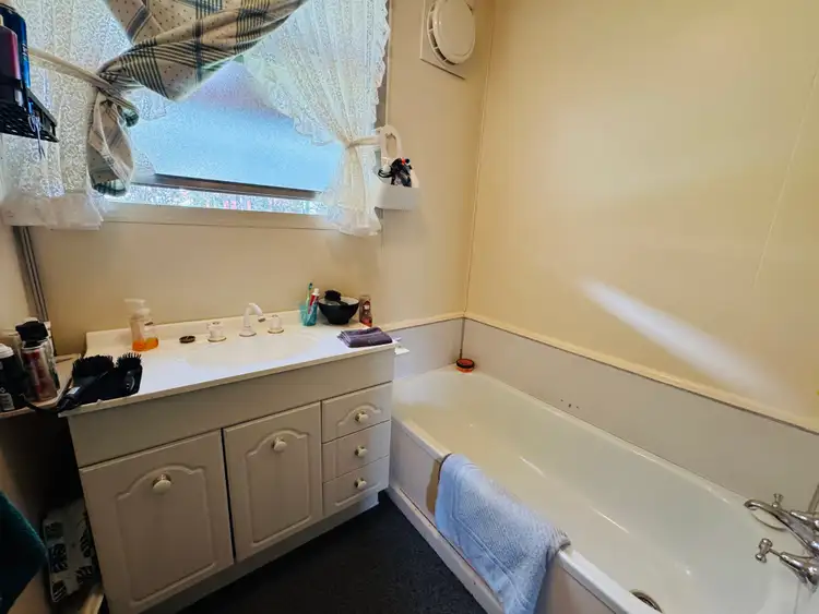 Fifth view of Homely house listing, 10 Margaret Place, Queenstown TAS 7467