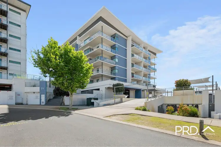 201/21 Malata Crescent, Success WA 6164