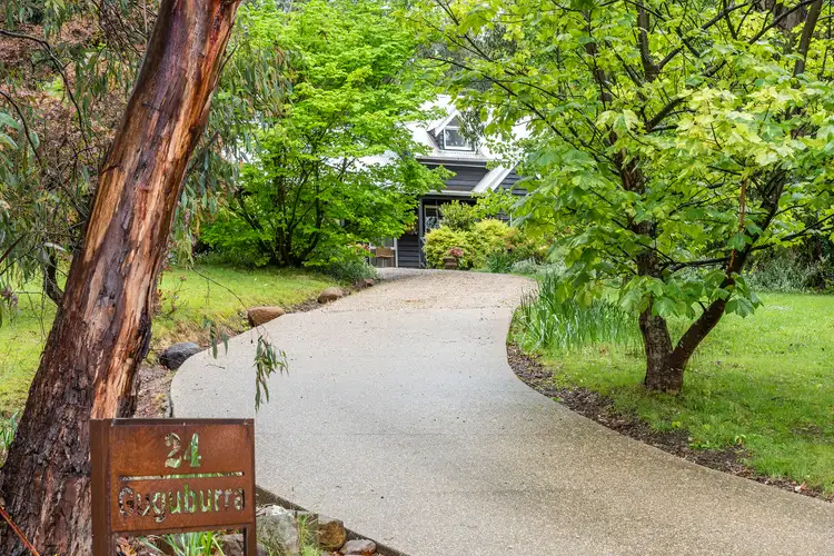24 Blanche Parade, Mount Macedon VIC 3441