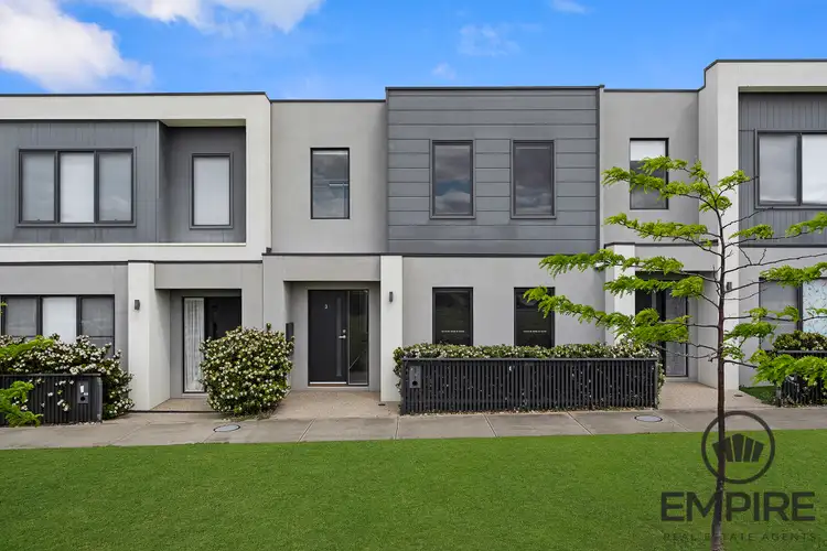 3 Parapet Lane, Clyde North VIC 3978