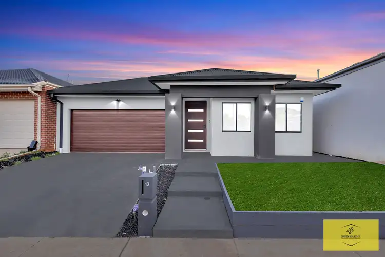 12 Mewat Circuit, Thornhill Park VIC 3335