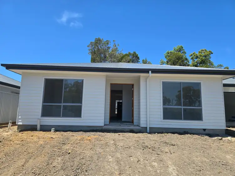 35 Tenanne Street, Russell Island QLD 4184